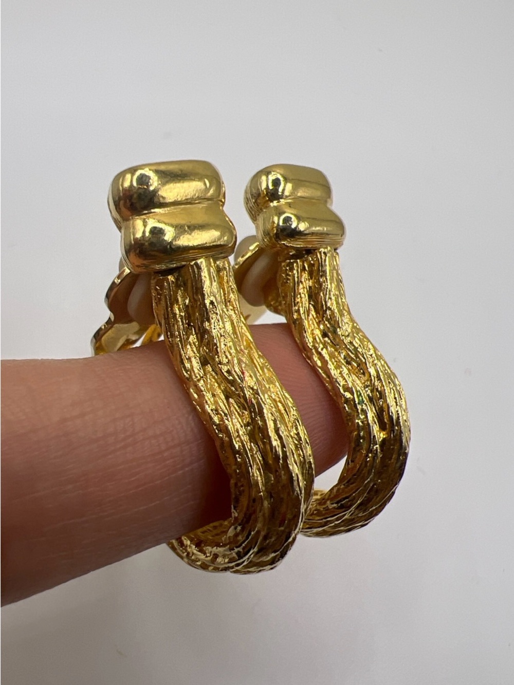 Signed PAOLO Gucci Gold Tone Textured Hoop Clip On Earrings Vintage Italy
